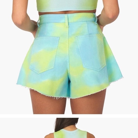 NWT WeWoreWhat Flare Bell Short in Tie Dye Stretch Twill Denim - Picture 2 of 5